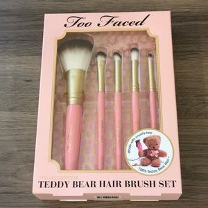 Too Faced Teddy Bear Hair Brush Set! NEW!